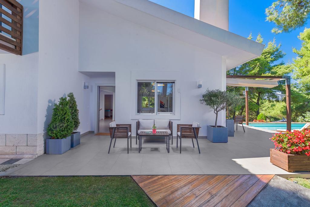 The White Villa At Sani Sani  Exteriör bild