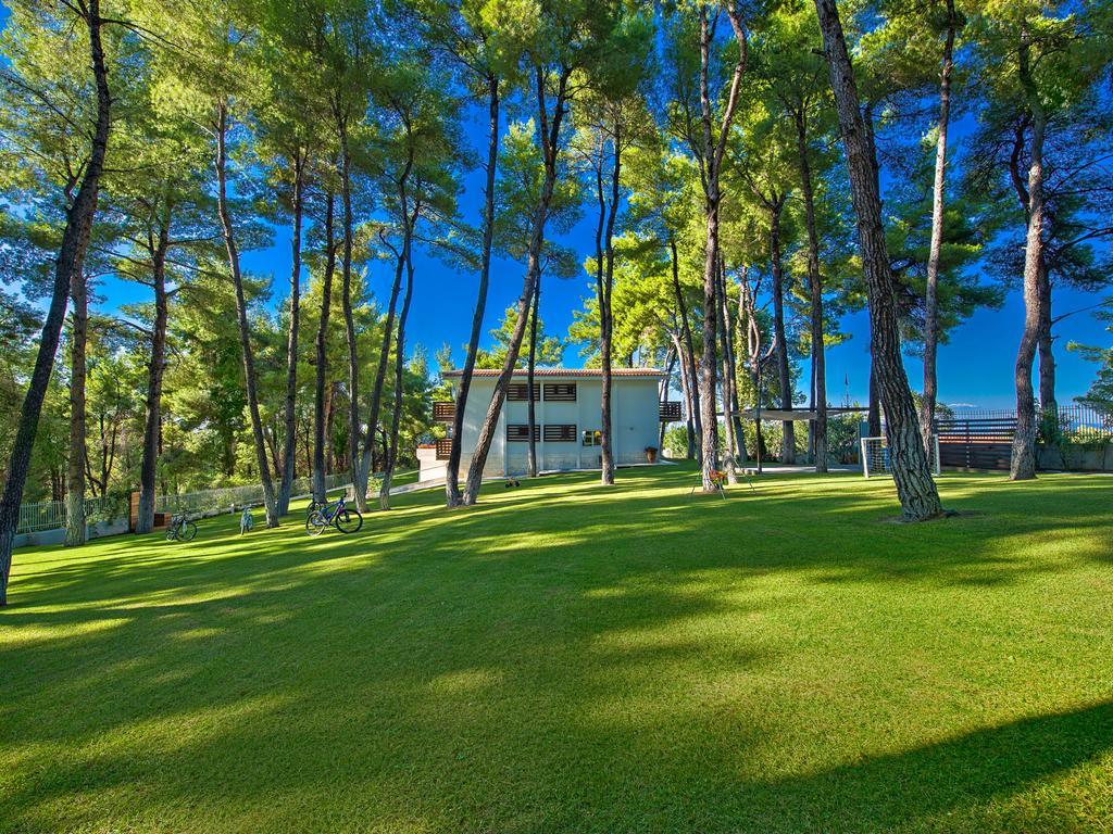 The White Villa At Sani Sani  Exteriör bild